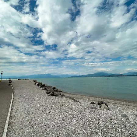 Free Parking, Near The Beach, Netflix E Wifi * Peschiera del Garda
