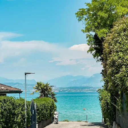 Free Parking, Near The Beach, Netflix E Wifi Apartment Peschiera del Garda