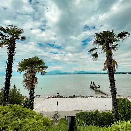 Free Parking, Near The Beach, Netflix E Wifi Apartment *