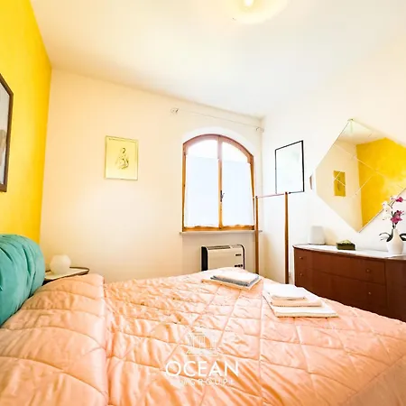 Free Parking, Near The Beach, Netflix E Wifi Apartment Peschiera del Garda